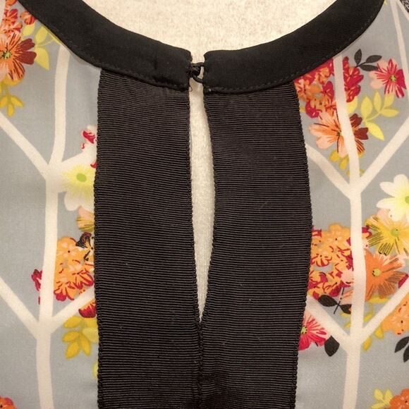 CAbi Sleeveless Floral Top With Black Trim - Picture 2 of 9